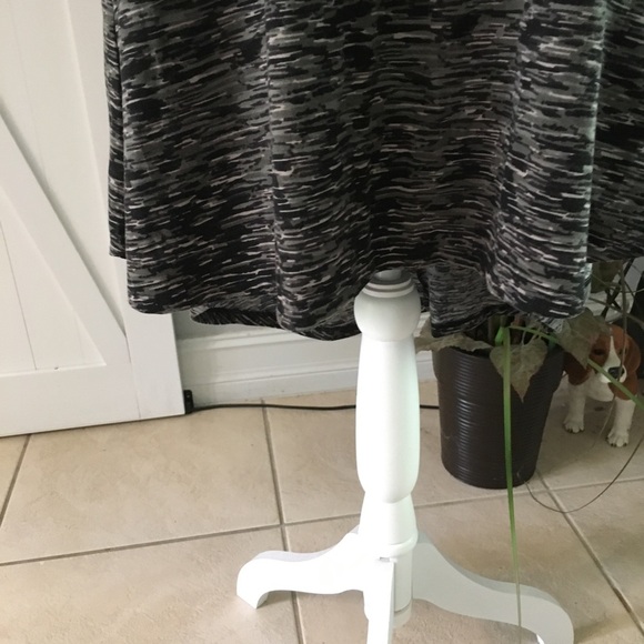 Lularoe High/low hem dress with pockets - Picture 6 of 9